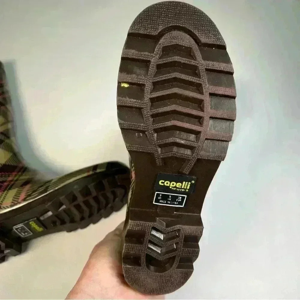 Women's CAPELLI PLAID RAIN/GARDEN BOOTS
SZ 7,brown plaid like new - Picture 8 of 8